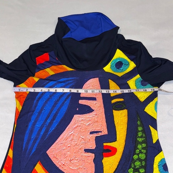 Simply Art by Dolcezza Vibrant Blue Pink Graphic cowl neck sweater Picasso vibes - Picture 9 of 11